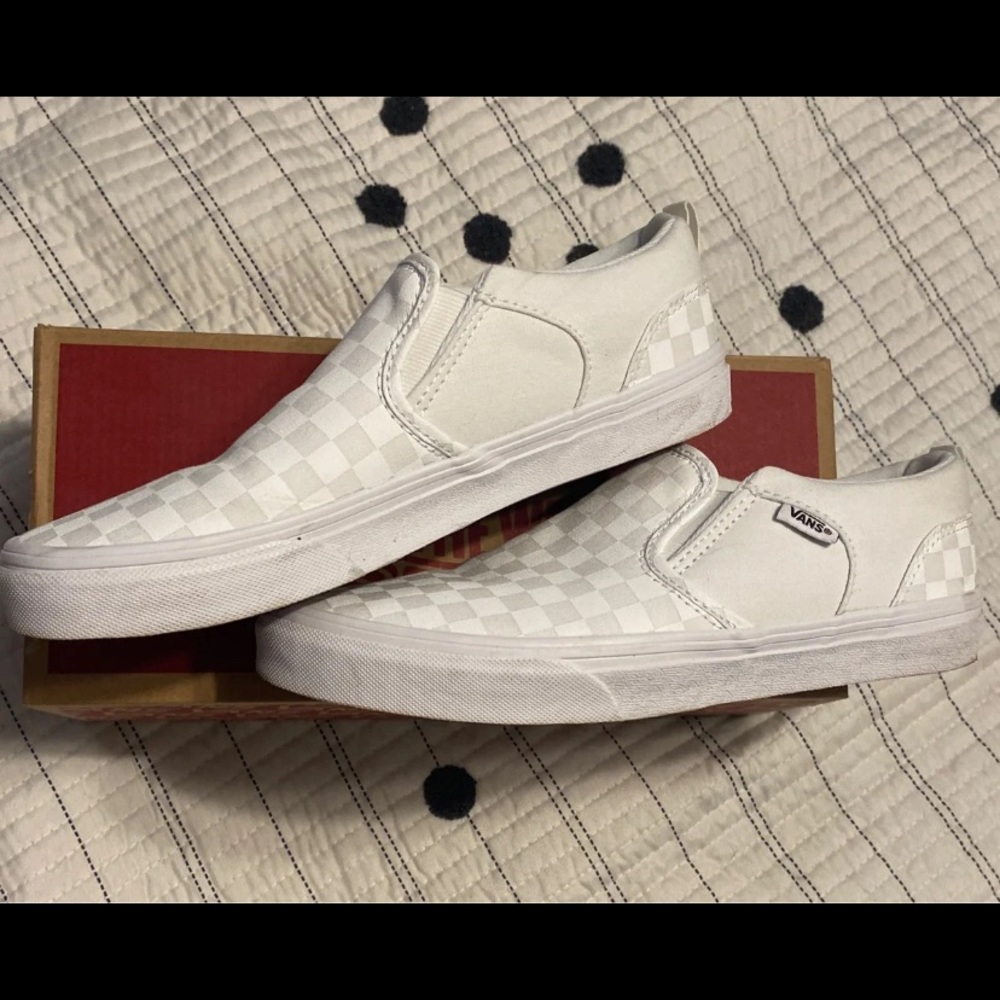White slip on vans - Picture 4 of 7